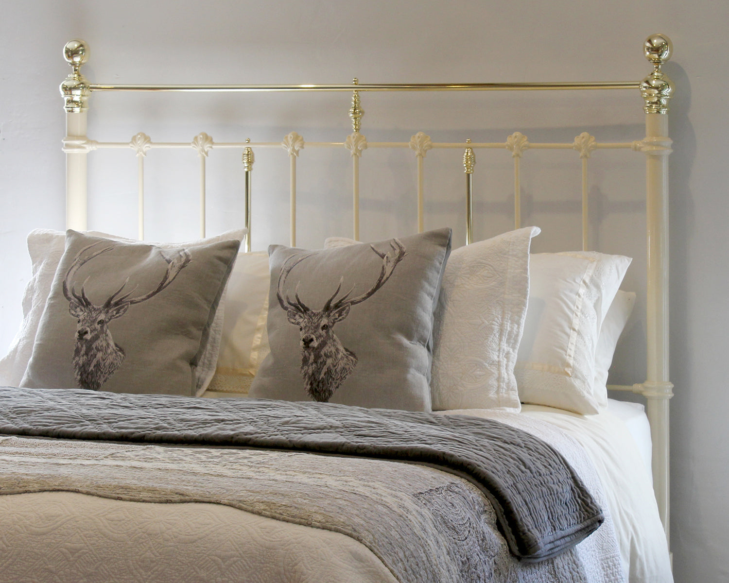 Platform Antique Metal Beds