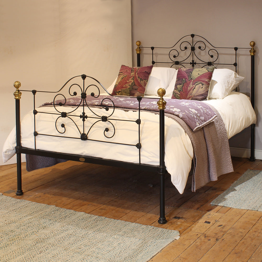 King Size Cast Iron Antique Bed in Black