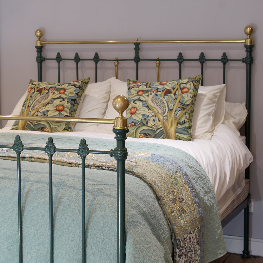 5ft King Size Brass and Iron Antique Bed in Green