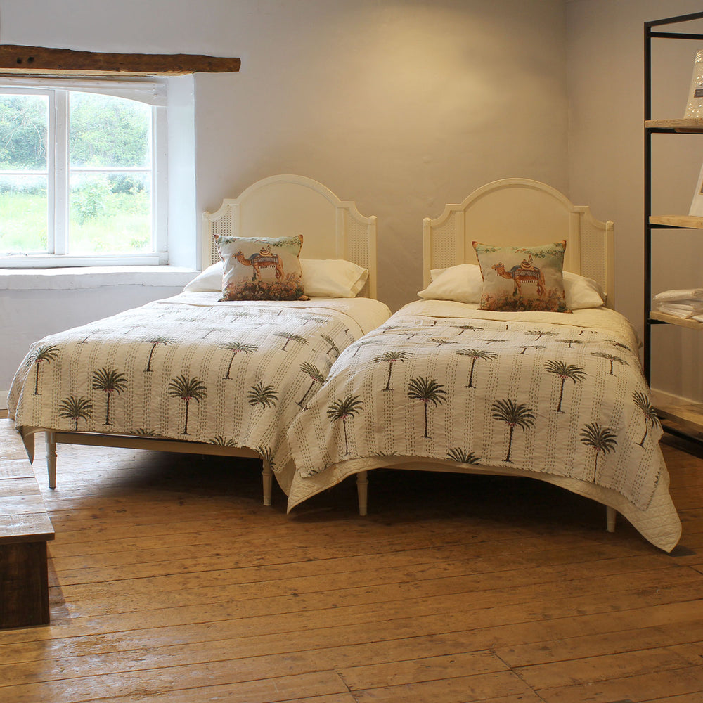 Pair of platform Beds, MP61
