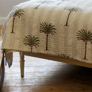 Pair of platform Beds, MP61