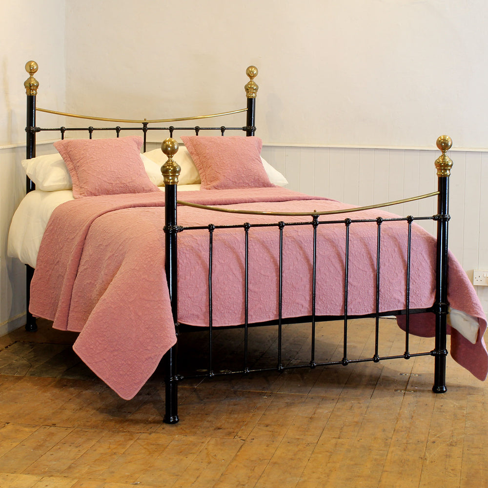 Double Antique Bed in Black