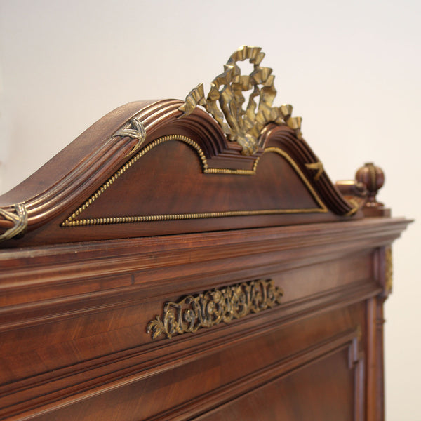 Mahogany Antique Bed with Ormolu Decoration - Close Up Photo