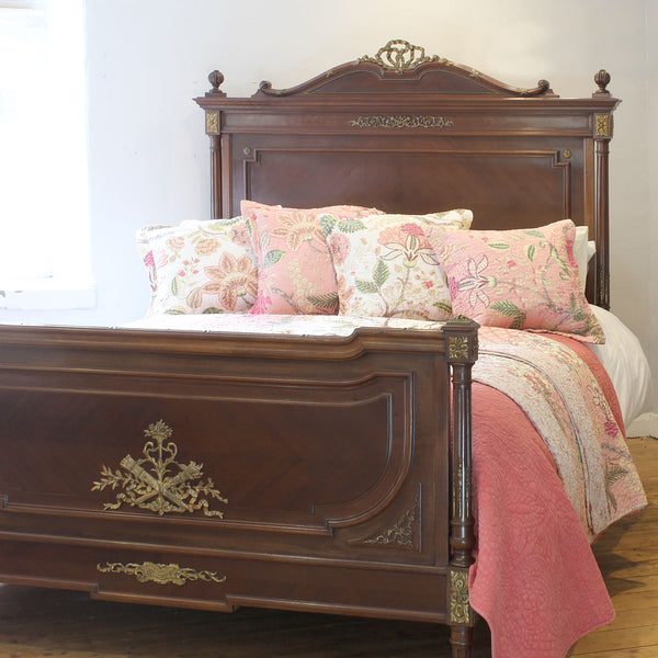 Mahogany Antique Bed with Ormolu Decoration - Close Up Photo