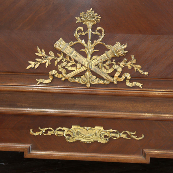 Mahogany Antique Bed with Ormolu Decoration - Close Up Photo