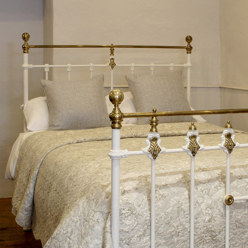 Double Antique Bed in White, MD140