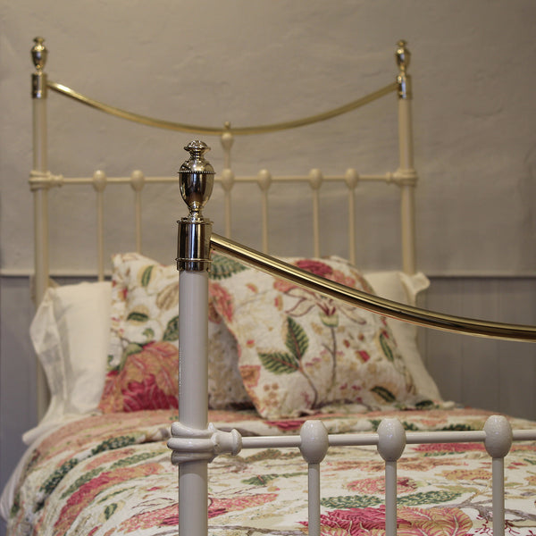 Single Antique Bed in Cream