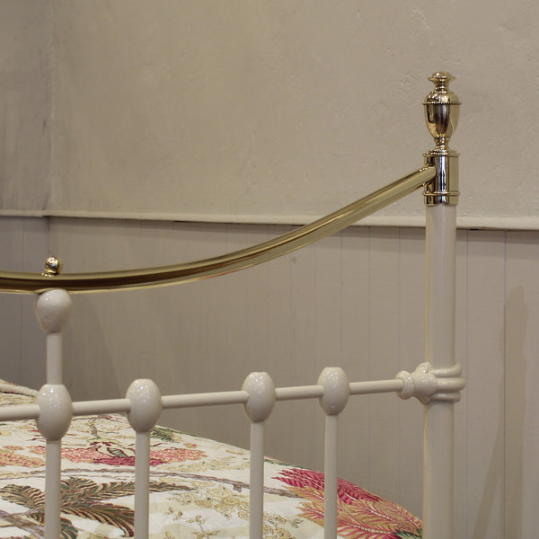 Single Antique Bed in Cream