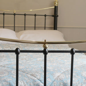 Small Double Antique Bed in Black, MD152