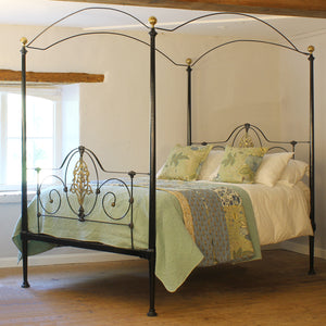 Antique Four Poster Bed in Black M4P54