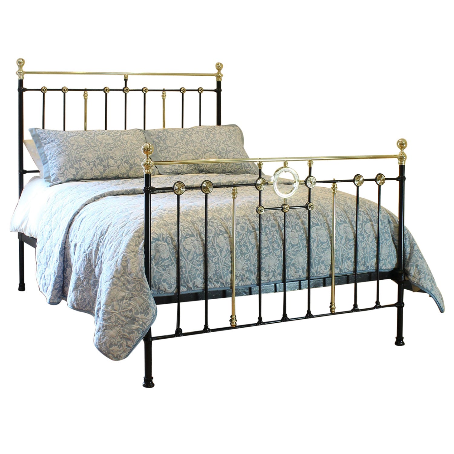 King Antique Bed in Black MK279