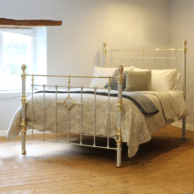 Decorative King Antique Bed in Light Grey MK275