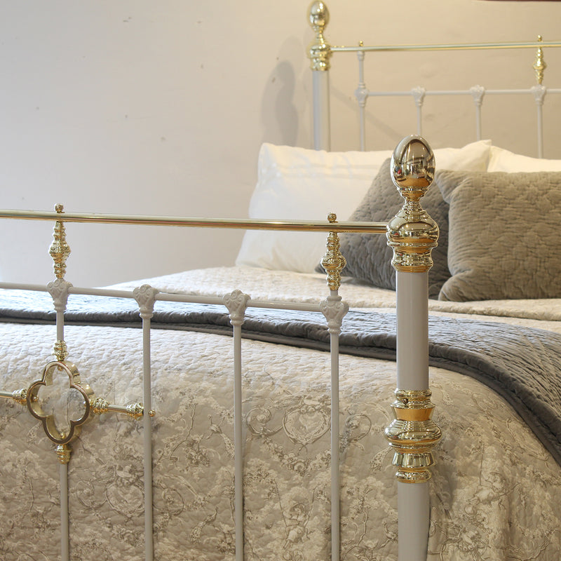 Decorative King Antique Bed in Light Grey MK275