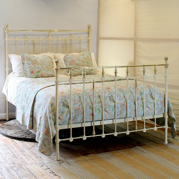 Traditional Antique Metal & Wooden Beds, Mattresses & Linen