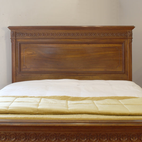 5ft wide king size antique bed in walnut with roses carving