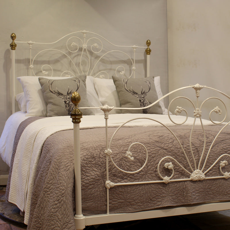 King Brass & Iron Bed in White MK312