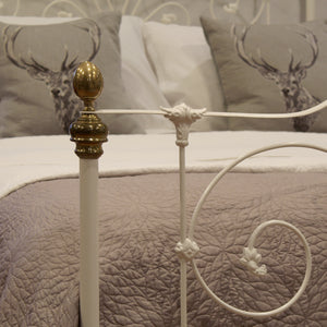 King Brass & Iron Bed in White MK312