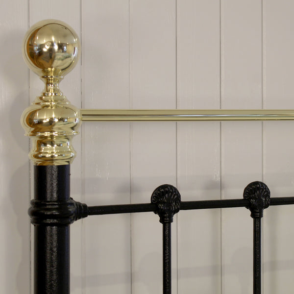 6ft Wide Super King Antique Bed in Black