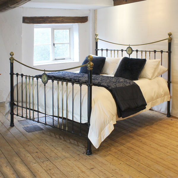 Super King Antique Bed in Black MSK81