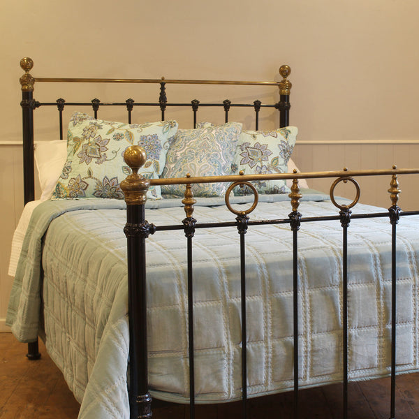 Double Antique Bed in Black