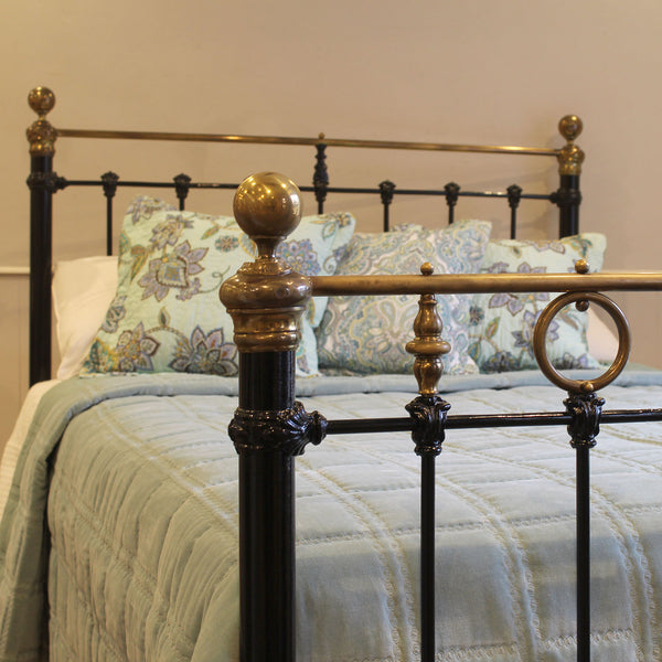 Double Antique Bed in Black