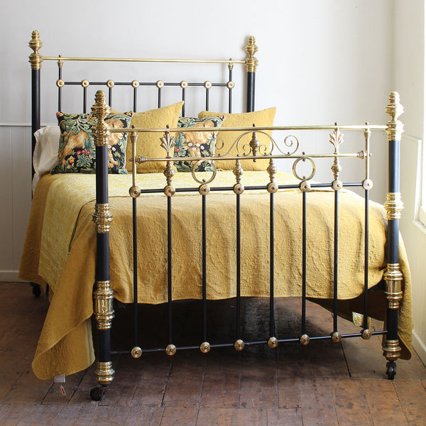 Double Antique Bed in Antique Black, MD180