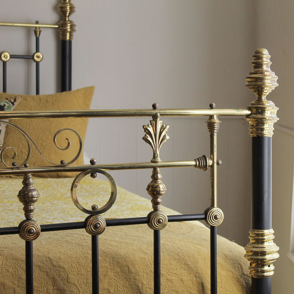 Double Antique Bed in Antique Black, MD180