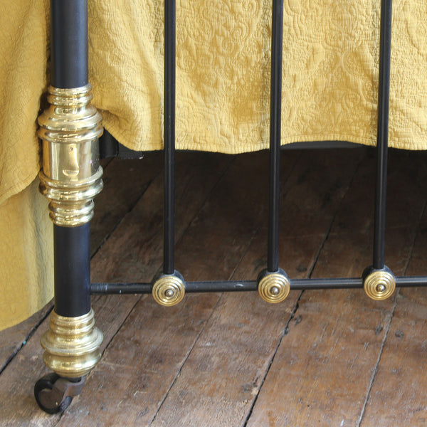 Double Antique Bed in Antique Black, MD180