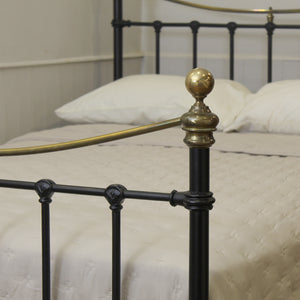 Double Antique Bed in Black, MD182