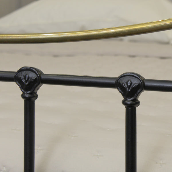 Double Antique Bed in Black, MD182