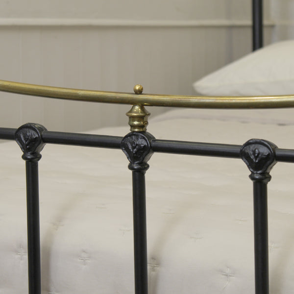Double Antique Bed in Black, MD182