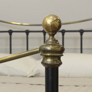 Double Antique Bed in Black, MD182