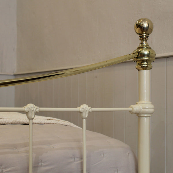Double Antique Bed in Cream