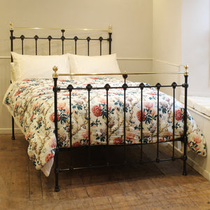 Double Antique Bed in Black, MD164