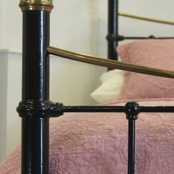 Double Antique Bed in Black, MD169