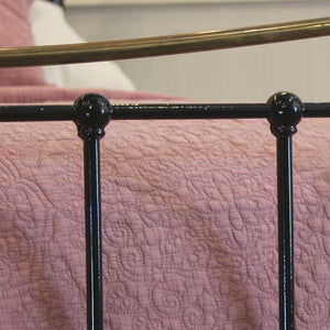 Double Antique Bed in Black, MD169