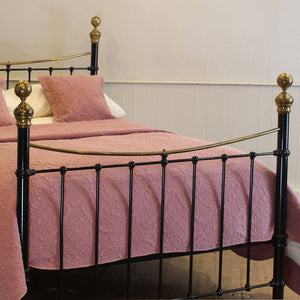 Double Antique Bed in Black, MD169