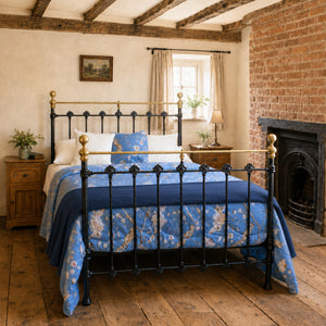 Double Antique Bed in Black, MD188