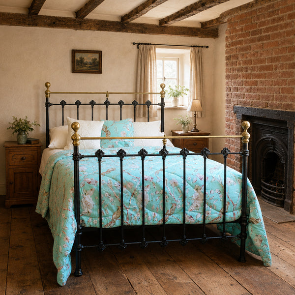 Double Antique Bed in Black, MD188
