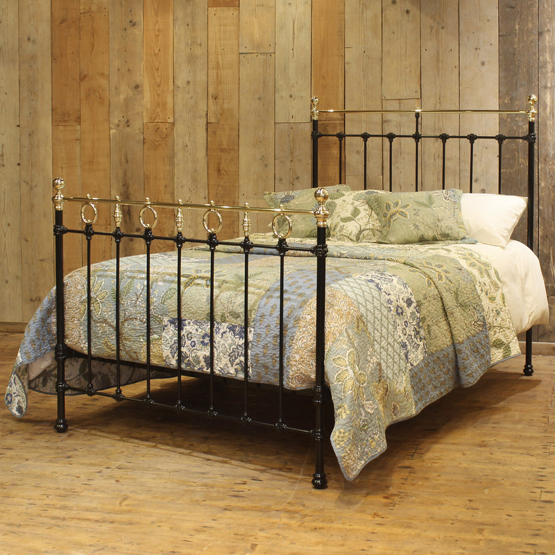 Double Antique Bed in Black, MD162