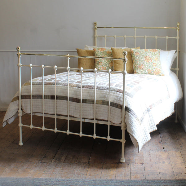 Double Antique Bed in Cream, MD153