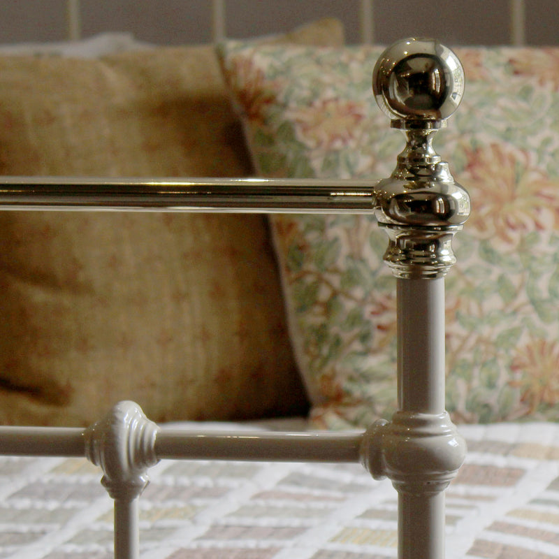 Double Antique Bed in Cream, MD153