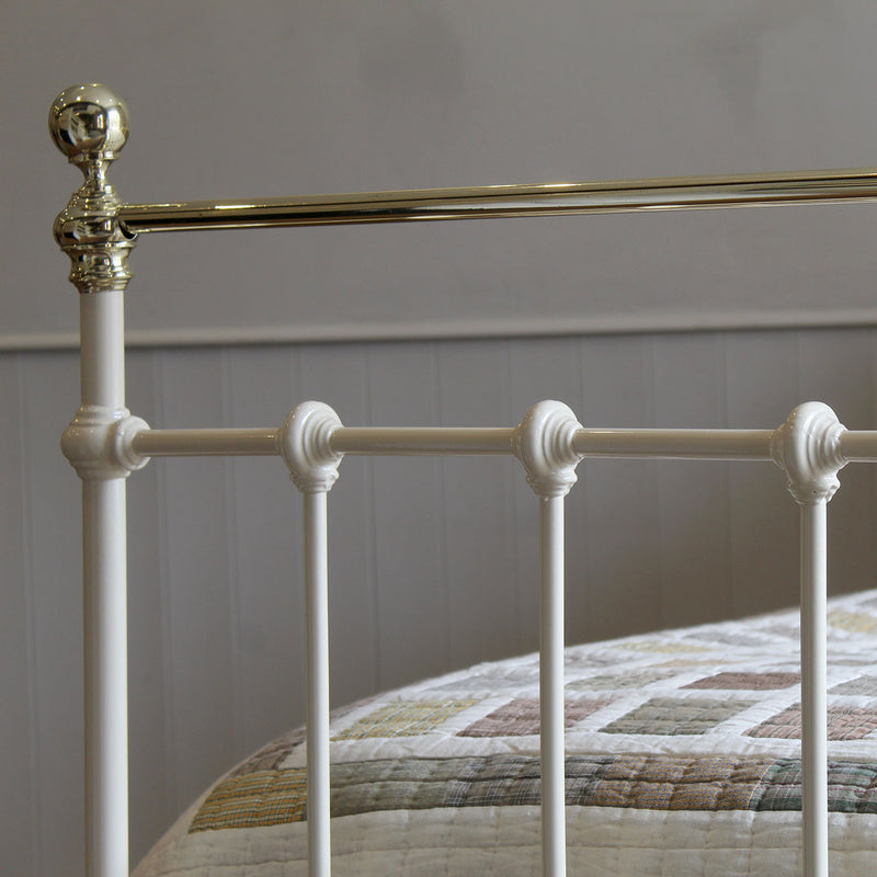 Double Antique Bed in Cream, MD153