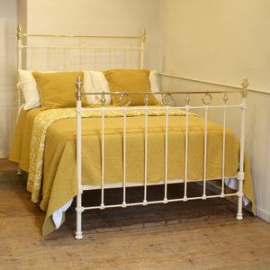 Double Antique Bed in Cream, MD185
