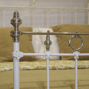 Double Antique Bed in Cream, MD185
