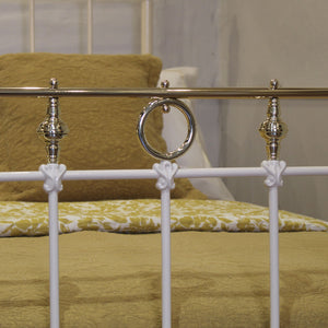 Double Antique Bed in Cream, MD185