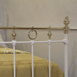 Double Antique Bed in Cream, MD185