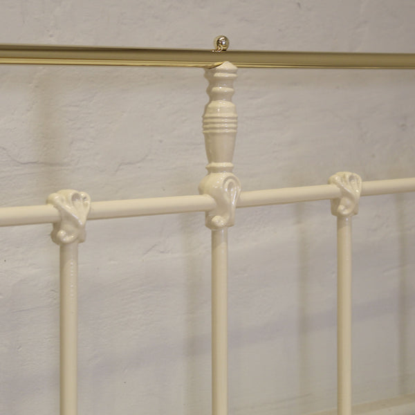 Double Antique Bed in Cream, MD185