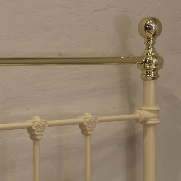 Double Platform Antique Bed in Cream, MD176