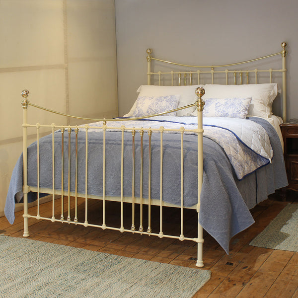 King size antique bed finished in cream
